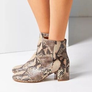 Urban Outfitters Thelma Ankle Boot